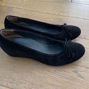 Suede shoes with heel